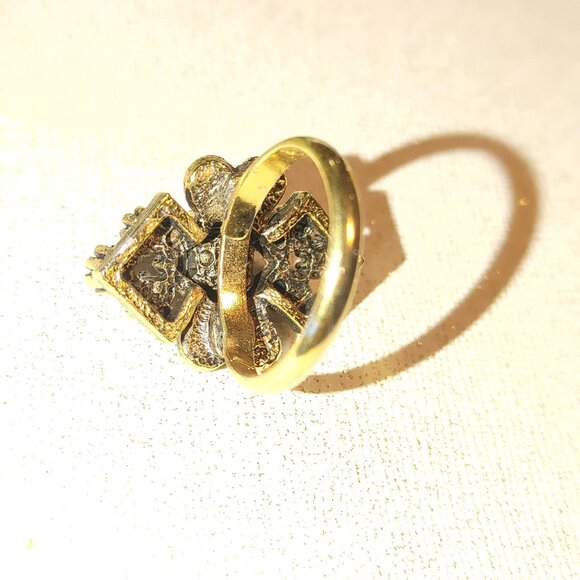 Vintage Sarah Coventry Size 6.5 Gold Tone Ring Faux Pearls Purple Rhinestone - Picture 5 of 13